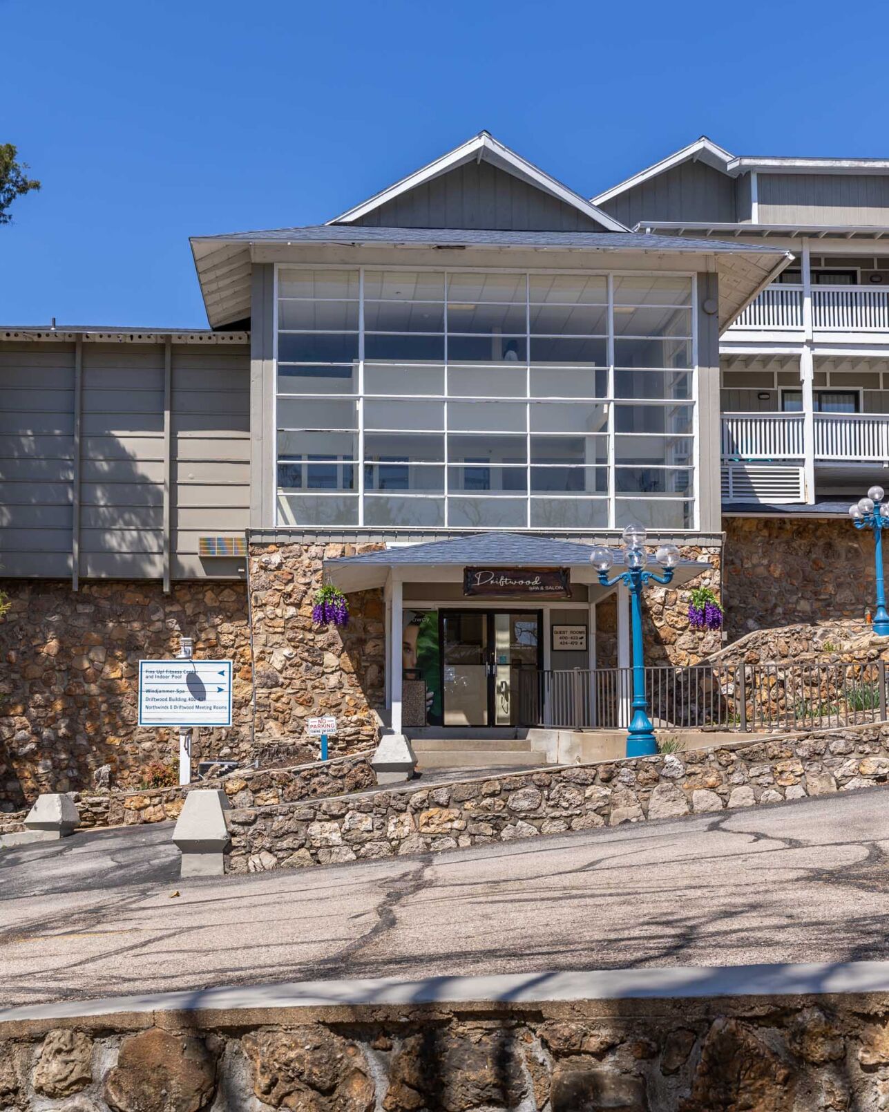 Driftwood Spa - Entrance